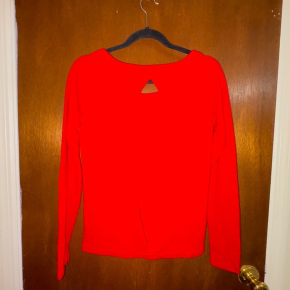 WOMEN'S SMALL RED SWEATER - Picture 3 of 4